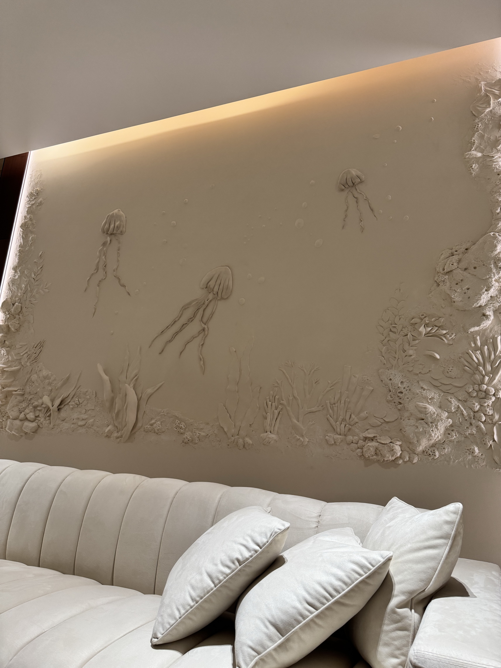 Home Dual Hands Art